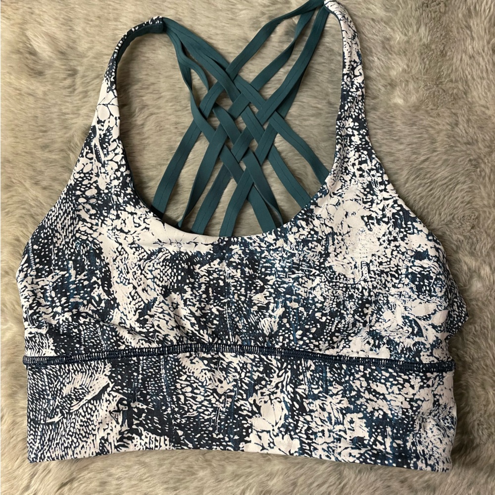 Lululemon sports bra